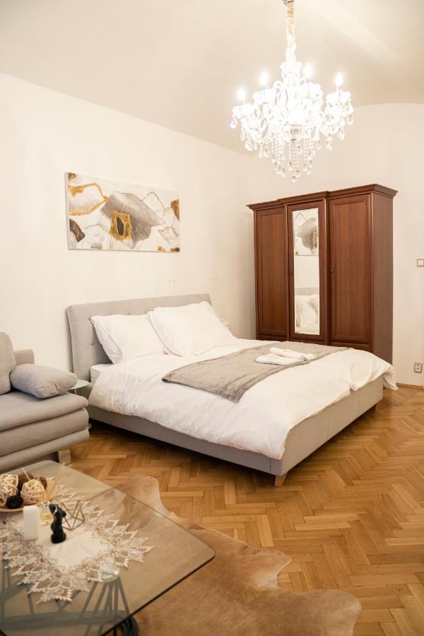 Helen Homestay Vaclavske Namesti Praga Exterior foto