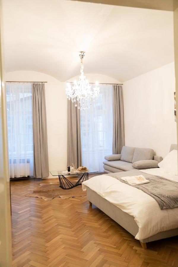 Helen Homestay Vaclavske Namesti Praga Exterior foto