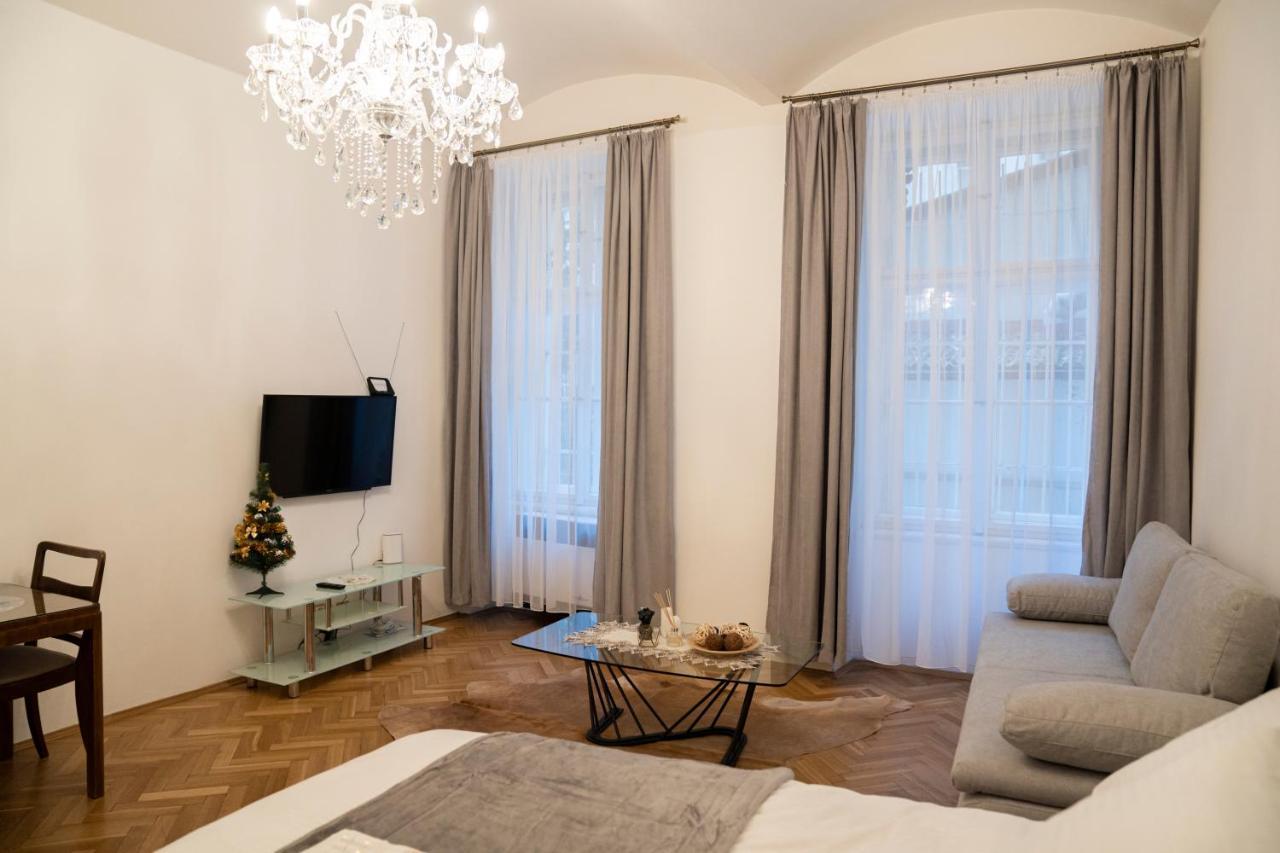 Helen Homestay Vaclavske Namesti Praga Exterior foto