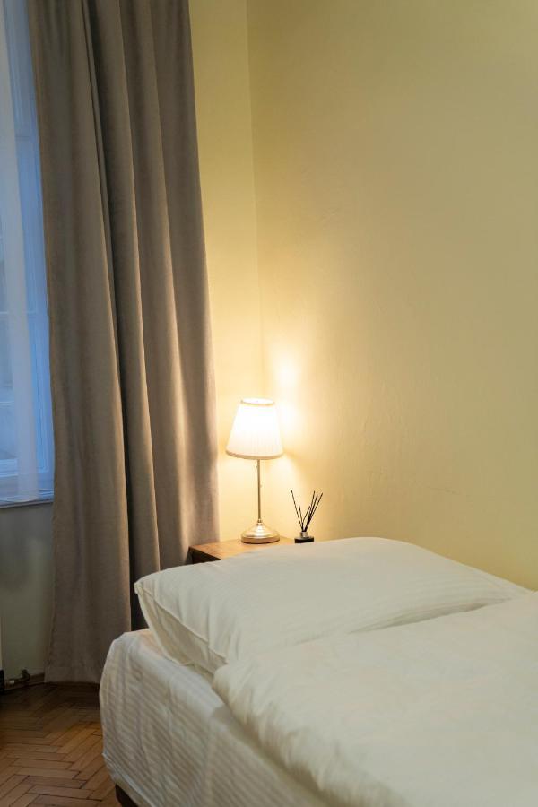 Helen Homestay Vaclavske Namesti Praga Exterior foto